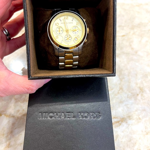 Michael Kors round chronograph 38mm watch - Picture 4 of 13